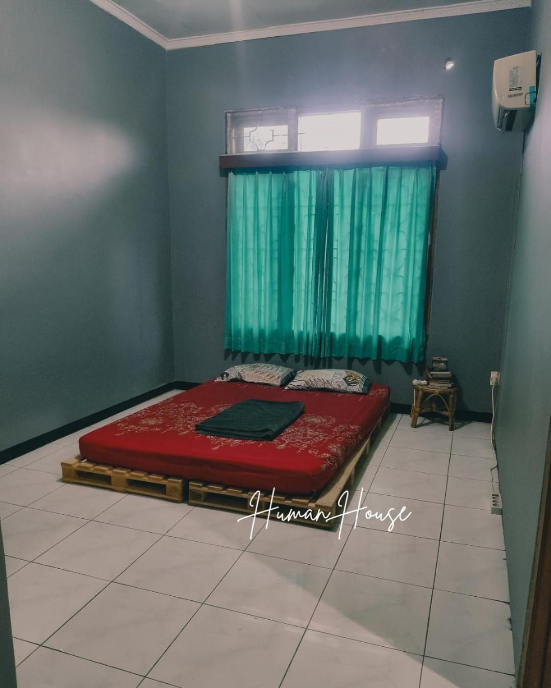 Human House Bed & Breakfast Surabaya Ngoại thất bức ảnh